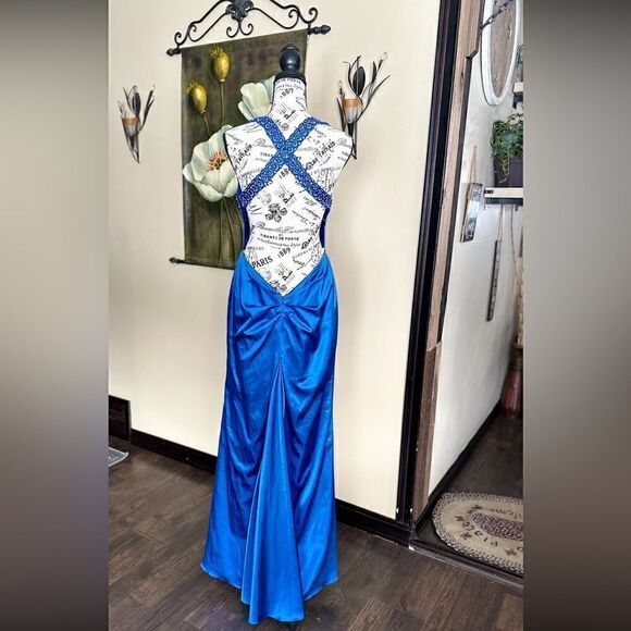 JASZ Couture Stunning Gown. Plunging back crisscross cut glass,And Beads sz6 - Picture 2 of 15